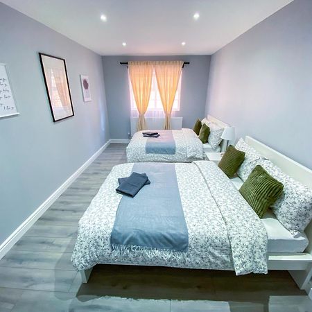 Modern 1-Bedroom Flat, 5 Guest, London - F2 Bagian luar foto